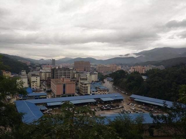 现在怎么去缅甸小勐拉 t012b9e42cf26f9a9ed.jpg?size=640x480