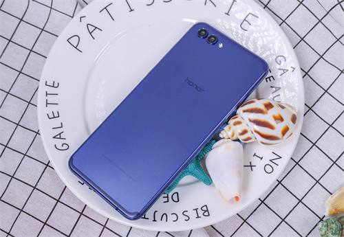 华为荣耀V10冷汗直流!小米最强旗舰来袭,性能