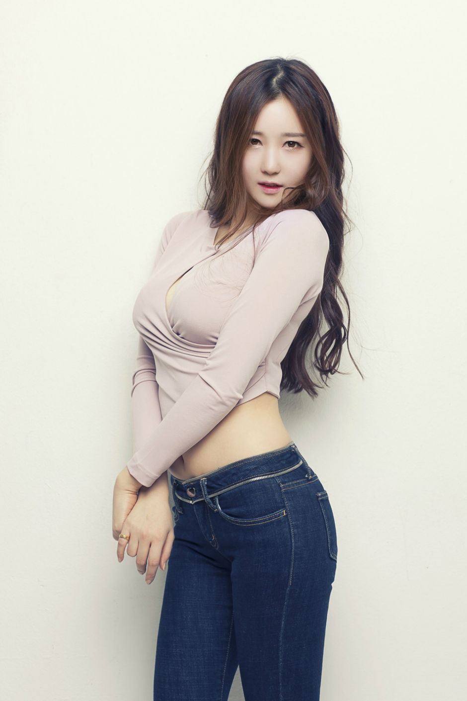 性感女主播朴佳琳傲人的身材大放送