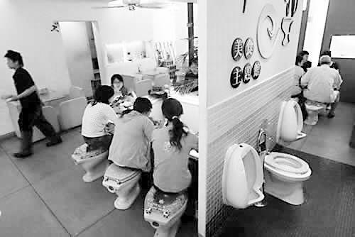 人可以多久不上厕所 t012cb18ddbd9b7028b.jpg?size=500x334