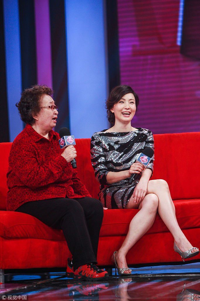 小陶虹7年前旧照曝光吃个东西都媚态百生 张靓