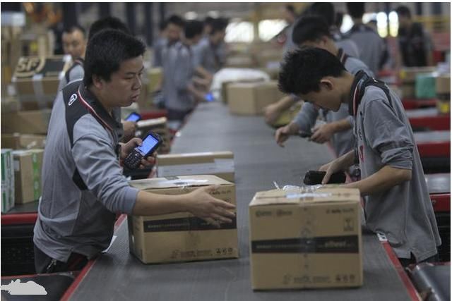 顺丰待遇好,员工却集体辞职,10万网友的回应让