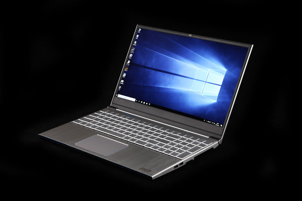 八代标压与全面屏更配 机械师F117-B图赏