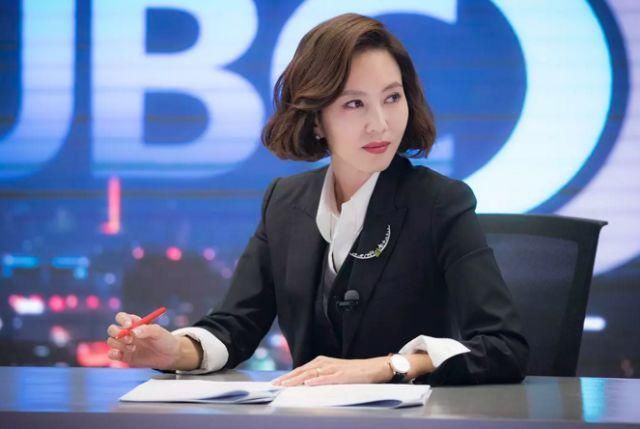 《迷雾》47岁女主角,才是2018最火的电视剧女