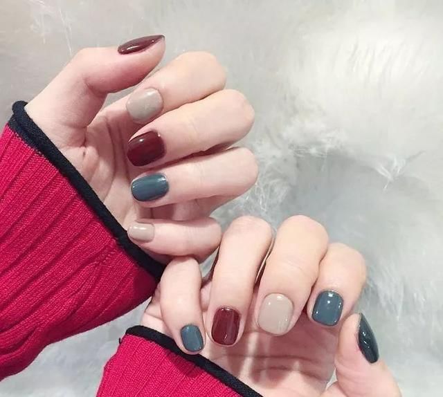 指甲太短怎么做才能使手指显白皙显修长?过年