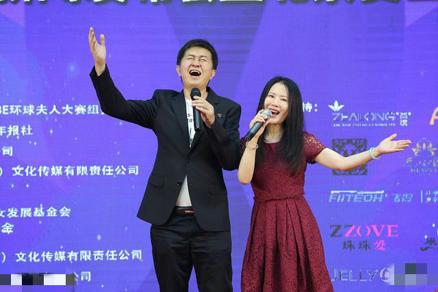 付笛生任静再度合唱,49岁任静大变脸,网友:彻底整残了!