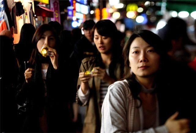 以为韩国人都是韩剧的帅哥美女,可看到韩国街