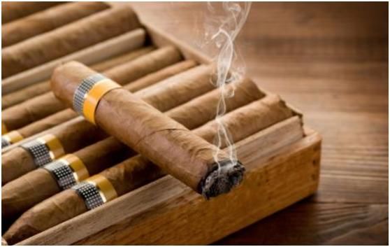 中国人去菲律宾旅游,买了20盒雪茄30颗半宝石