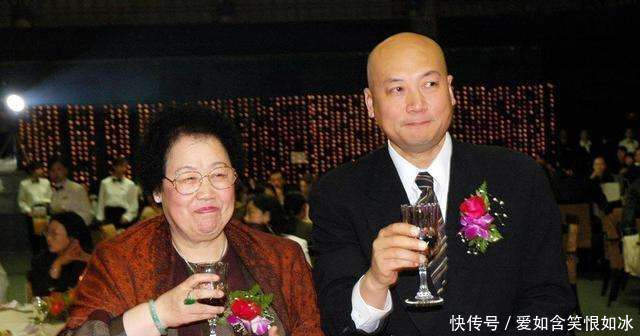 唐僧迟重瑞大11岁的首富老婆公布遗产, 网友