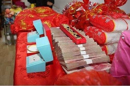 未婚先孕, 婆家彩礼钱18万变2万, 婚礼当天我让