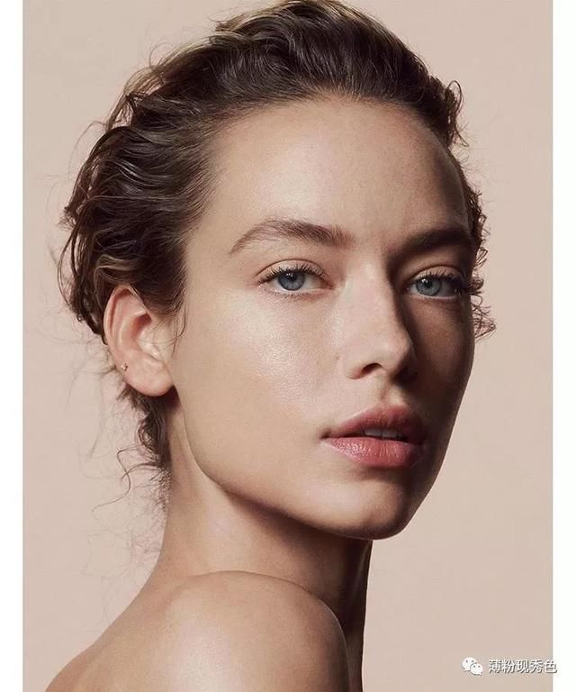 美国泳装内衣名模汉纳弗格森最新ins社交媒体