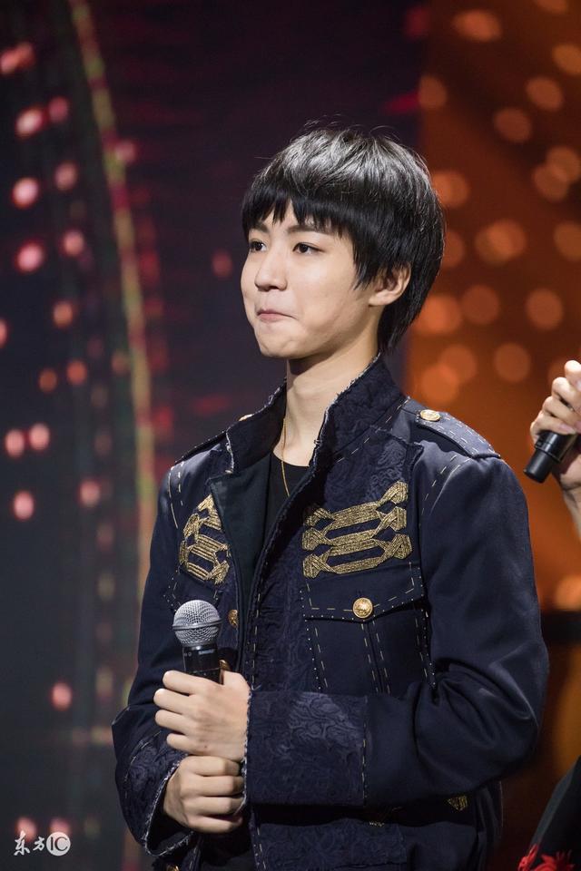 刘德华、王凯等12位男明星比拼鹿晗等12位当