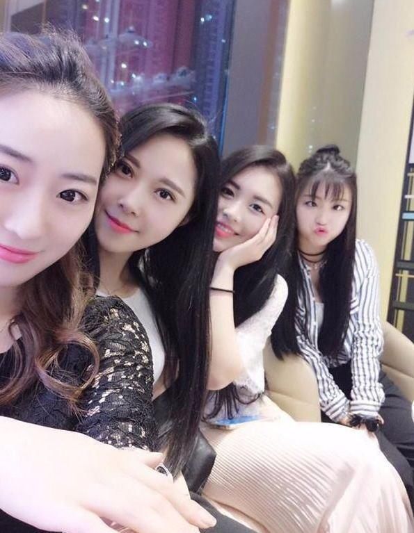 搞笑gif笑话:昨天晚上你老是说梦话,你自己知道