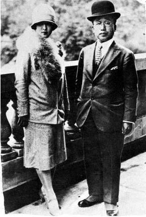 日本殖民韩国时,除武力镇压,文化侵入,还有一策