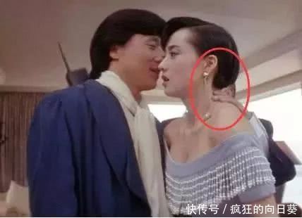 最奇葩的穿帮镜头,迪丽热巴的吻,借位太高了