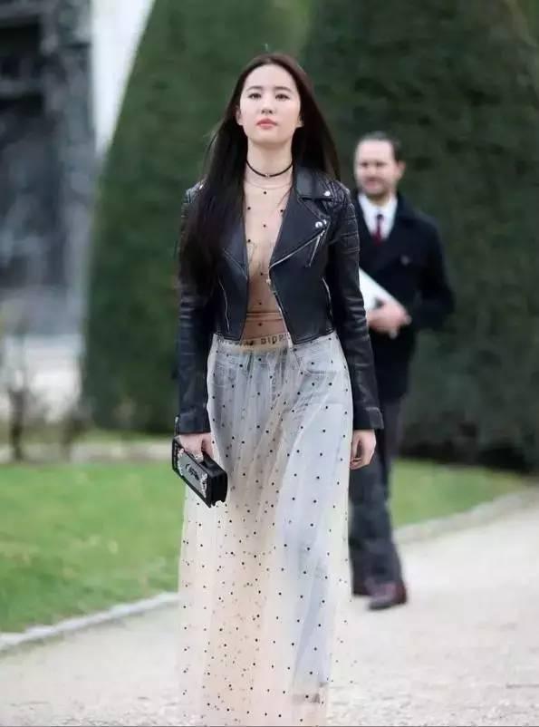 赵丽颖内裤外穿我都忍了! 林允内袜外穿