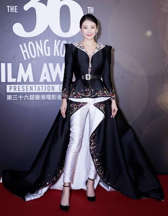 宋慧乔、杨幂她们爱穿假礼服,都是胸惹的祸?