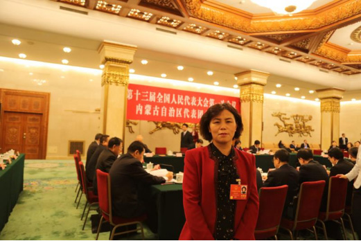 这位女性人大代表专门研究新材料:可用于制作导弹