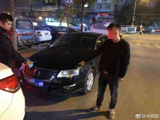 男子撞伤5岁男童后逃逸 伪装路人回现场探消息