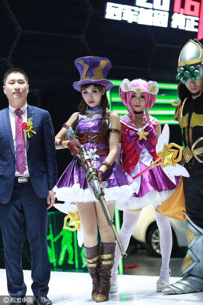 车模cosplay颇有创意。