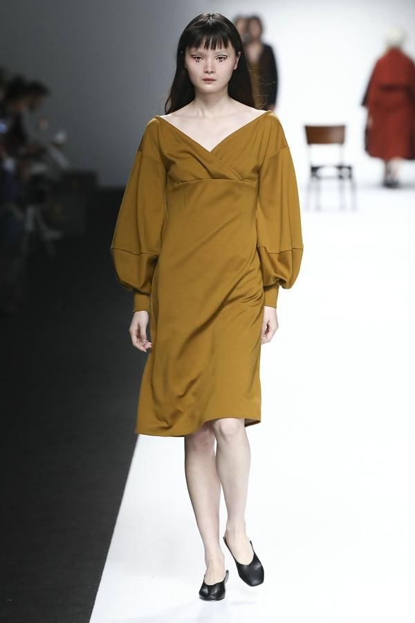 【上海国际时装周】张娜的再造衣银行用旧衣服