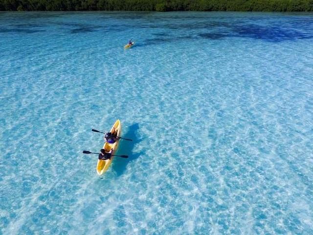 万,游客比本地人多,曾被日本侵略如今拒和中建交