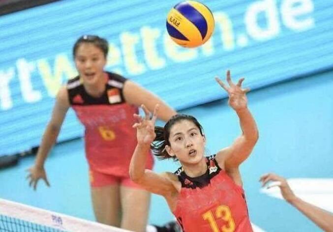 中国女排1-3荷兰:2018世界女排联赛中国女排V