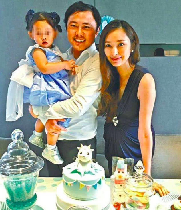 梁洛施和李泽楷已经分手6年,当年梁洛施为李泽楷生下大儿子李长治,深