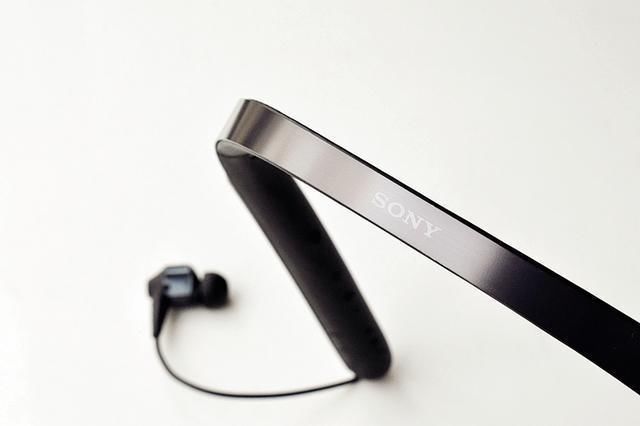 给音乐一个港湾--索尼颈挂式降噪耳机WI-1000