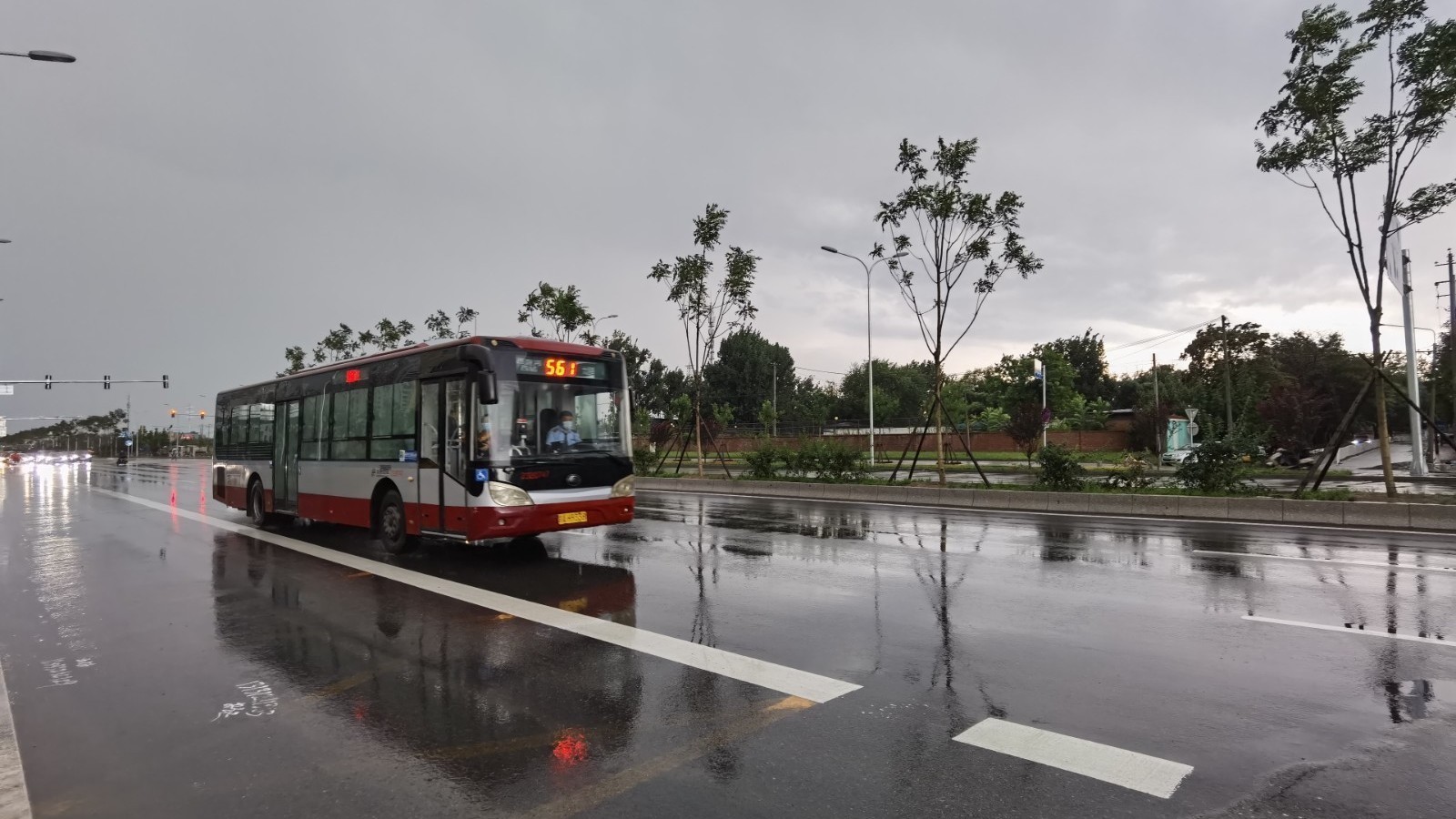 受降雪影响 北京公交47条线路采取停驶等措施