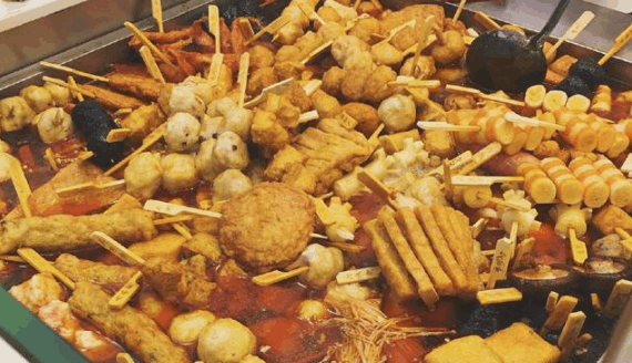 又一个美女直播忘关摄像头, 传出来的声音与画