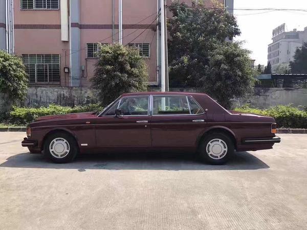 男子买台红标宾利,小区人以为比亚迪新款换车