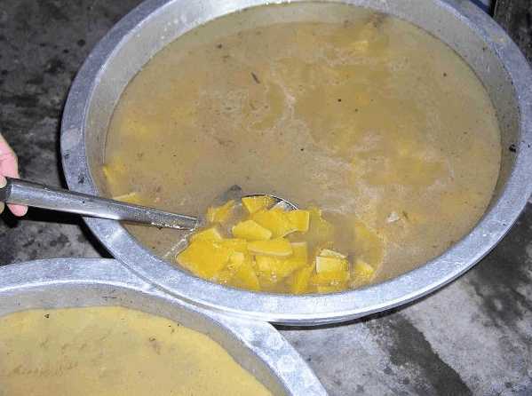 小马云的一日三餐 看贫困山区留守儿童的生活