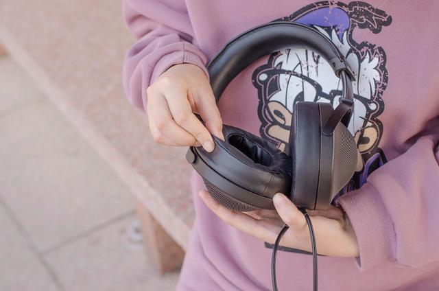 好马配好鞍,奶罩配黑砖,索尼耳机MDR-Z1R测评