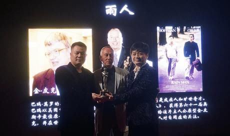 施建祥登追逃办黑名单,杨子因他传丑闻,黄圣依