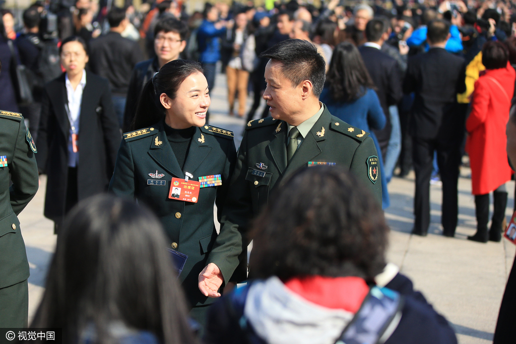 陈思思阎维文到场。