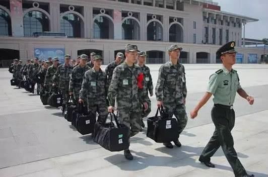 二次入伍要看学历和年龄?老兵表示:这两者之间