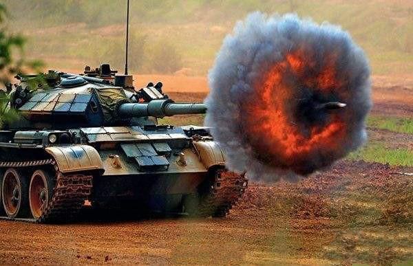 坦克携带的炮弹那么少,战场上打完了怎么办?等