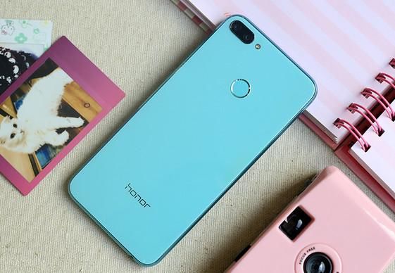 4G+64G加上八核处理器,价格仅为1299!荣耀完