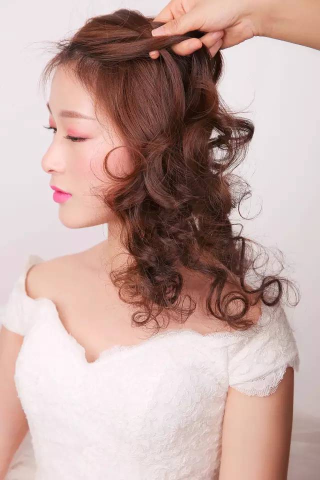 新娘发型编发教程 | 森系甜美编发,做仙气十足的新娘