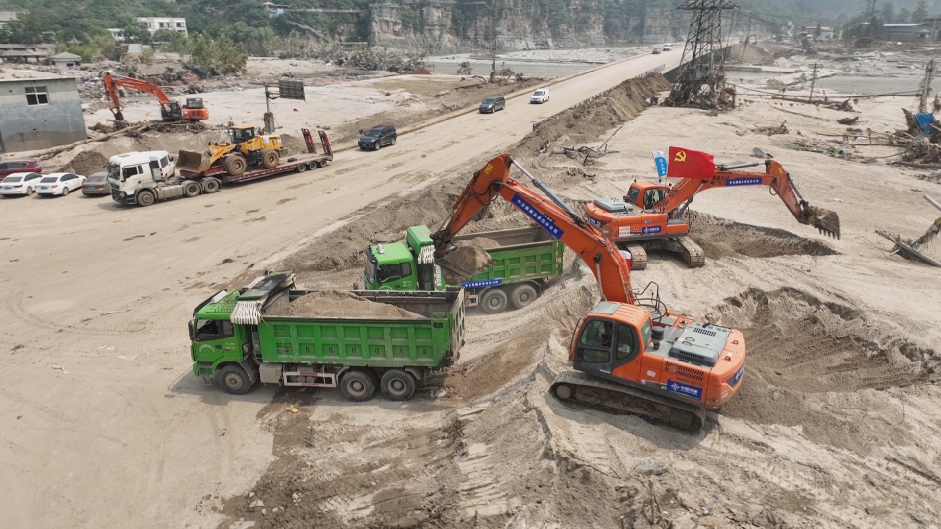 昼夜不停！房山区十渡镇全面开展道路清淤作业