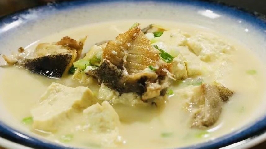 银鳕鱼大鱼头搭配卤水豆腐，营养丰富还补脑！