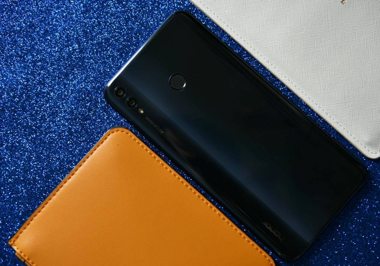 千元珍珠屏!荣耀8 X MAX试听享受前的美图欣