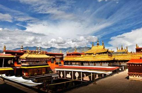 最早在金沙江上架设可渡千军万马的铁索桥(公元670年吐蕃在今云南维西