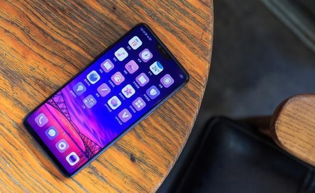 率先适配安卓8.1,AI加持,OPPO R15的系统提升