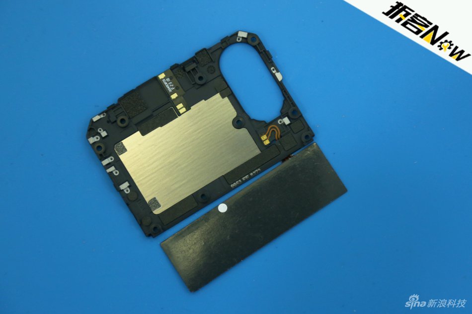 小米8透明探索版深度拆解:透明的秘密,了解一