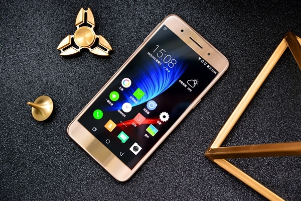 赵丽颖都无法拒绝的颜值 ivvi小骨play图赏:如极光般炫丽