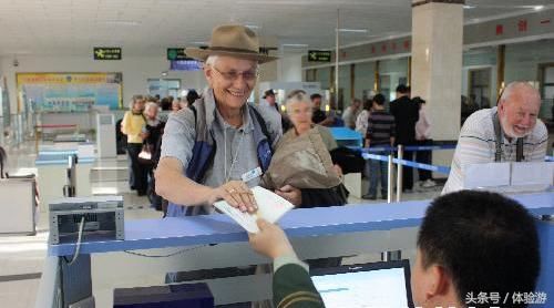 旅游英语口语300句:问路不慌张、吃饭很愉悦、