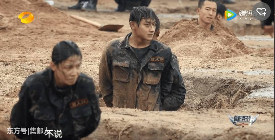 杨幂黄子韬遭水刑活埋,军人能否投降?曾有一支军队因此撤销 杨幂黄子韬遭水刑活埋,军人能否投降?曾有一支军队因此撤销