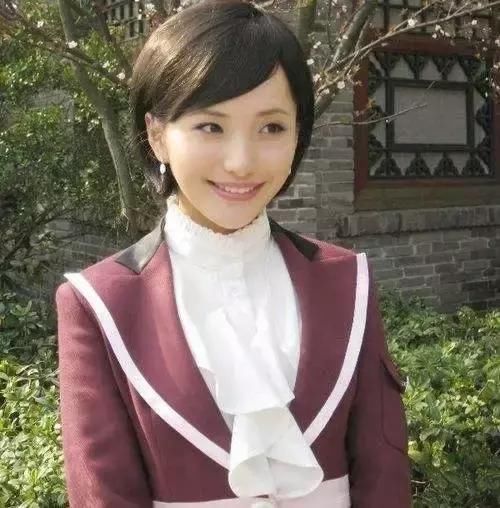 杨幂被赞中国好老板捧热巴李溪芮 三生三世带